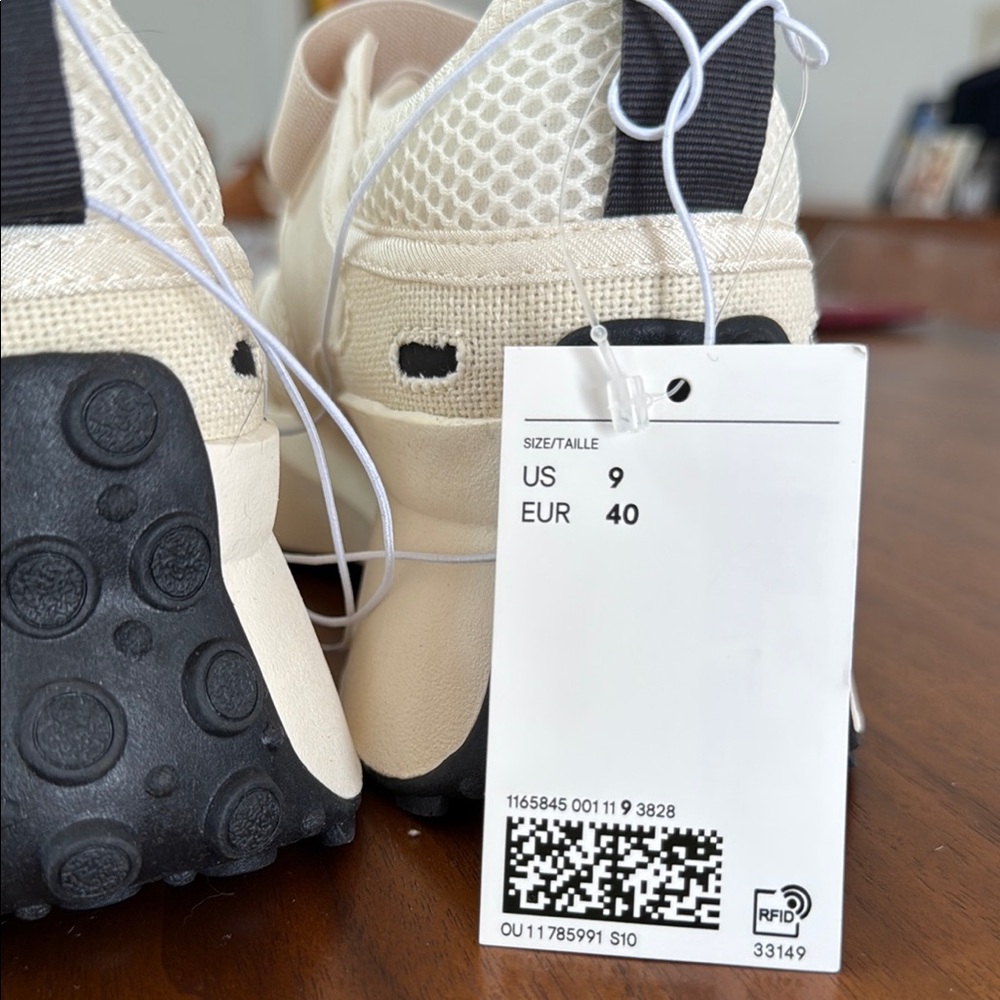 NWT H&M Women’s Off-White Sneakers with Black Accents Velcro close - Picture 4 of 4